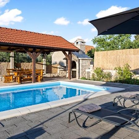 Вилла Olive Tree House With Jacuzzi, Wifi And 40M2 Pool Siritovci Экстерьер фото