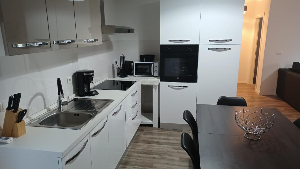 Вилла Olive Tree House With Jacuzzi, Wifi And 40M2 Pool Siritovci Экстерьер фото
