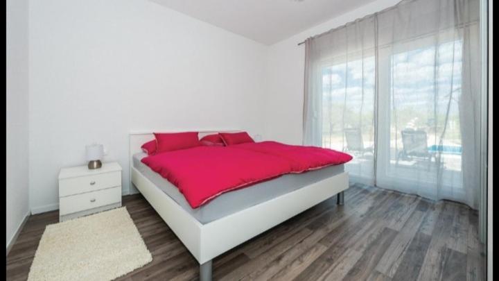 Вилла Olive Tree House With Jacuzzi, Wifi And 40M2 Pool Siritovci Экстерьер фото